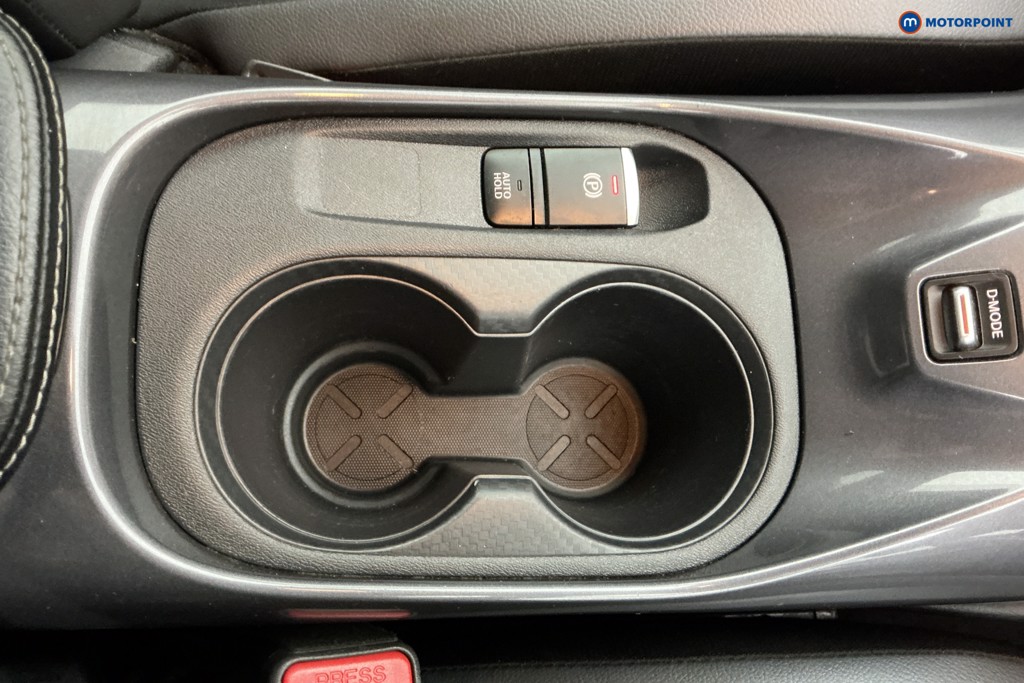 Nissan Juke N-Connecta Manual Petrol SUV - Stock Number (1591807) - 14th supplementary image