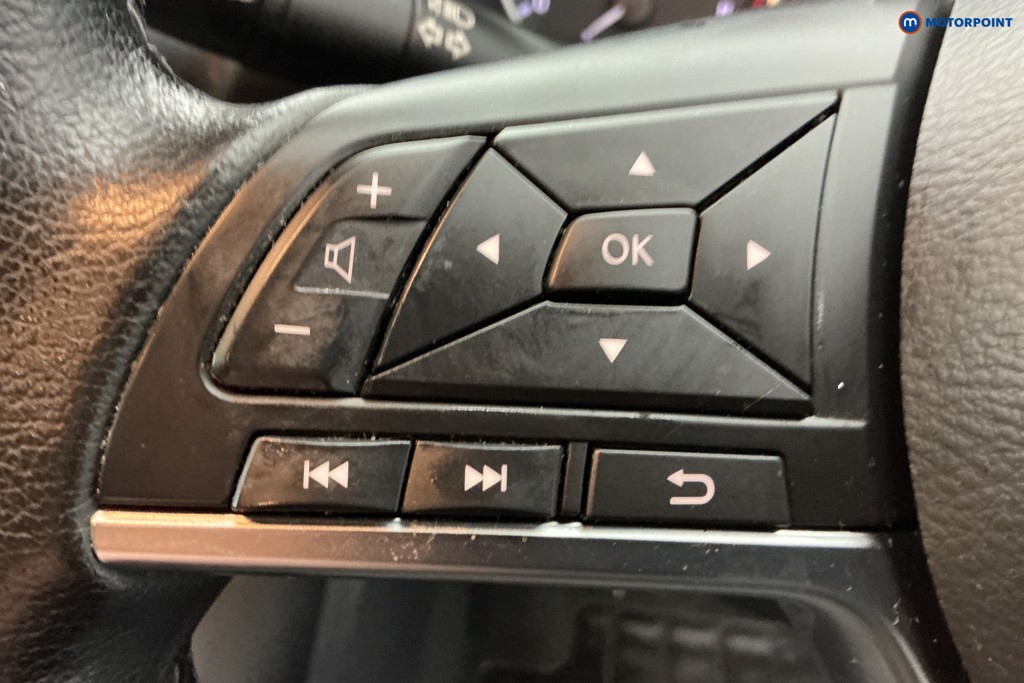 Nissan Juke N-Connecta Manual Petrol SUV - Stock Number (1591807) - 18th supplementary image