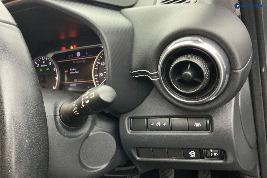Nissan Juke N-Connecta Manual Petrol SUV - Stock Number (1591807) - 20th supplementary image