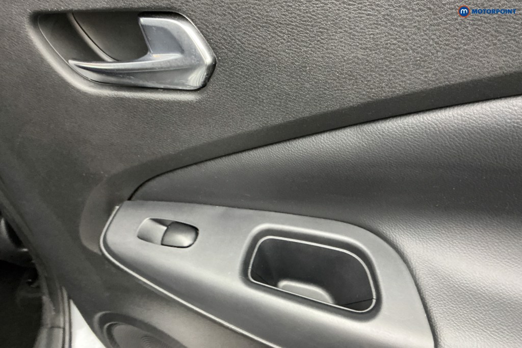 Nissan Juke N-Connecta Manual Petrol SUV - Stock Number (1591807) - 24th supplementary image