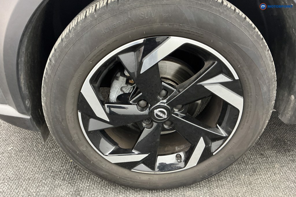 Nissan Juke N-Connecta Manual Petrol SUV - Stock Number (1591807) - 35th supplementary image