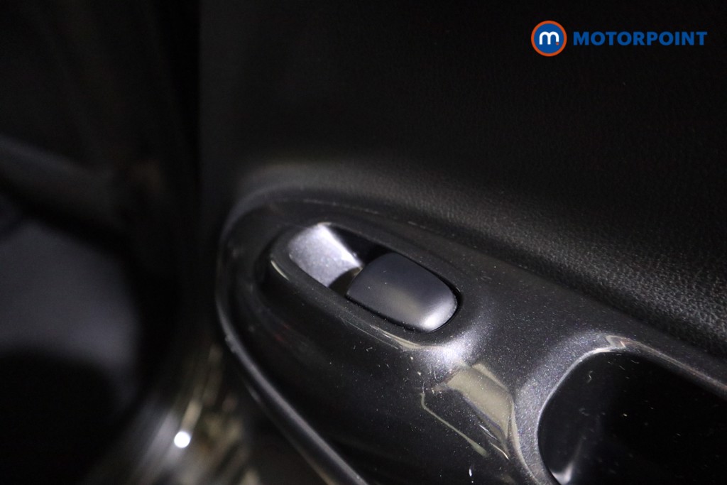 Nissan Juke N-Connecta Manual Diesel SUV - Stock Number (1592259) - 14th supplementary image