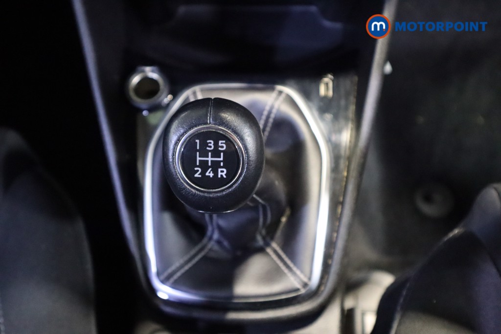 Ford Fiesta Zetec Manual Petrol Hatchback - Stock Number (1593502) - 5th supplementary image