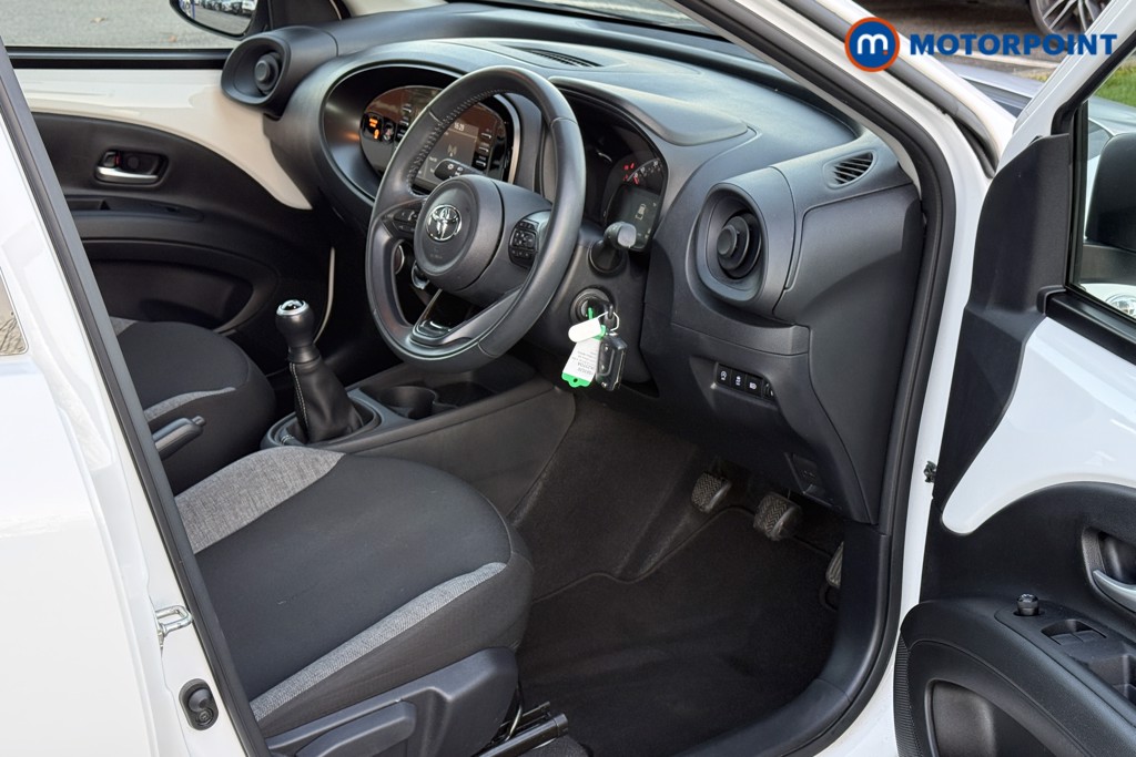 Toyota Aygo X Pure Manual Petrol Hatchback - Stock Number (1593520) - 1st supplementary image