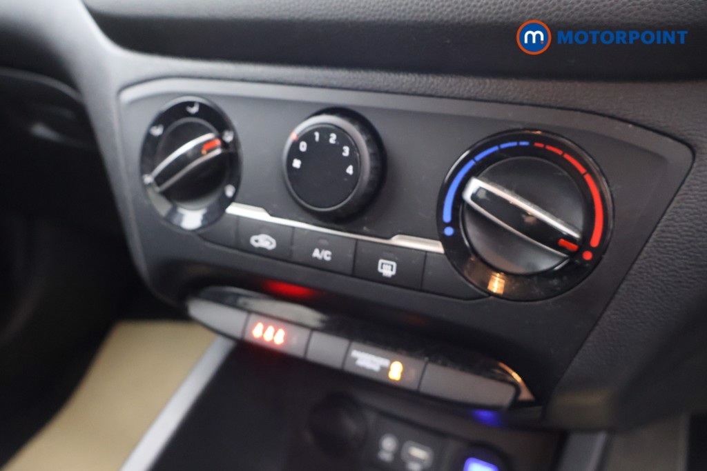 Hyundai I20 Play Manual Petrol Hatchback - Stock Number (1594372) - 6th supplementary image