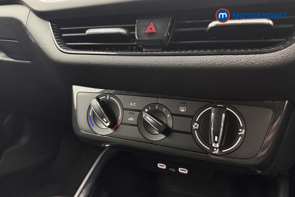 Skoda Fabia Colour Edition Manual Petrol Hatchback - Stock Number (1594499) - 13th supplementary image