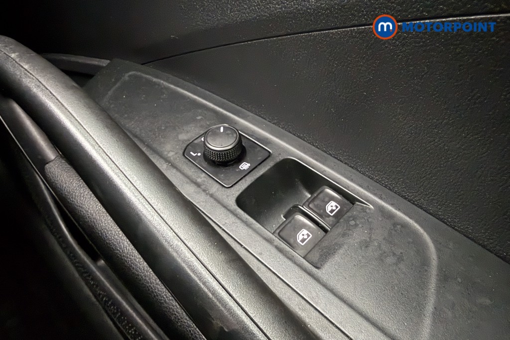 Skoda Fabia Colour Edition Manual Petrol Hatchback - Stock Number (1594499) - 16th supplementary image