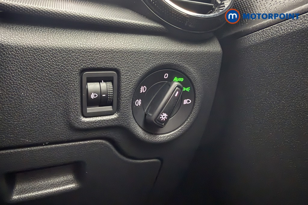 Skoda Fabia Colour Edition Manual Petrol Hatchback - Stock Number (1594499) - 17th supplementary image