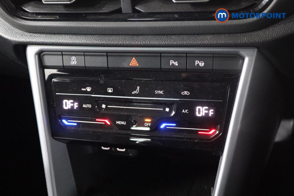 Volkswagen T-Roc Life Manual Petrol SUV - Stock Number (1595158) - 4th supplementary image