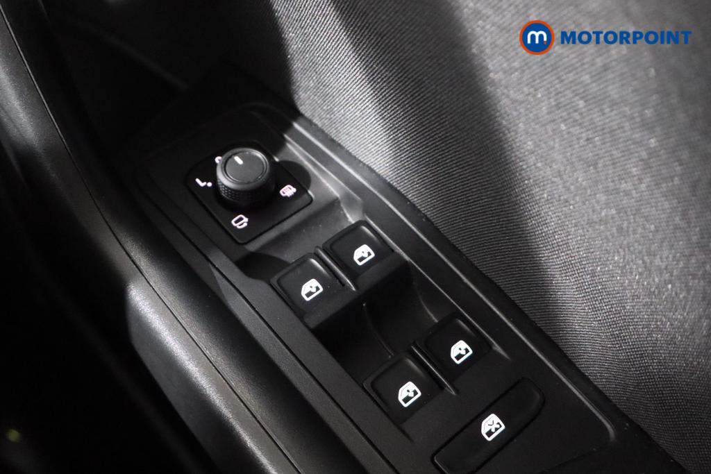 Volkswagen T-Roc Life Manual Petrol SUV - Stock Number (1595158) - 10th supplementary image