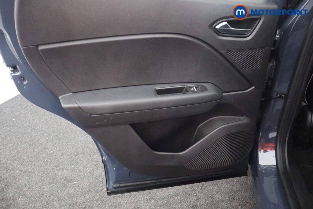 Renault Captur Techno Manual Petrol SUV - Stock Number (1595583) - 17th supplementary image