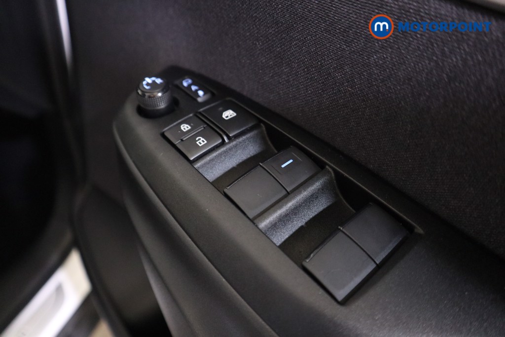 Toyota Yaris Cross Excel Automatic Petrol-Electric Hybrid Estate - Stock Number (1595954) - 12th supplementary image