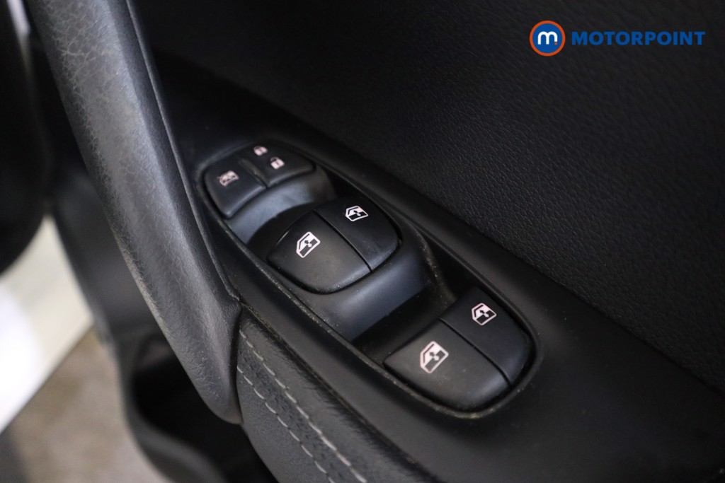 Nissan Qashqai Acenta Premium Manual Petrol SUV - Stock Number (1596097) - 12th supplementary image