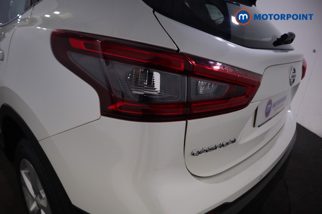 Nissan Qashqai Acenta Premium Manual Petrol SUV - Stock Number (1596097) - 24th supplementary image