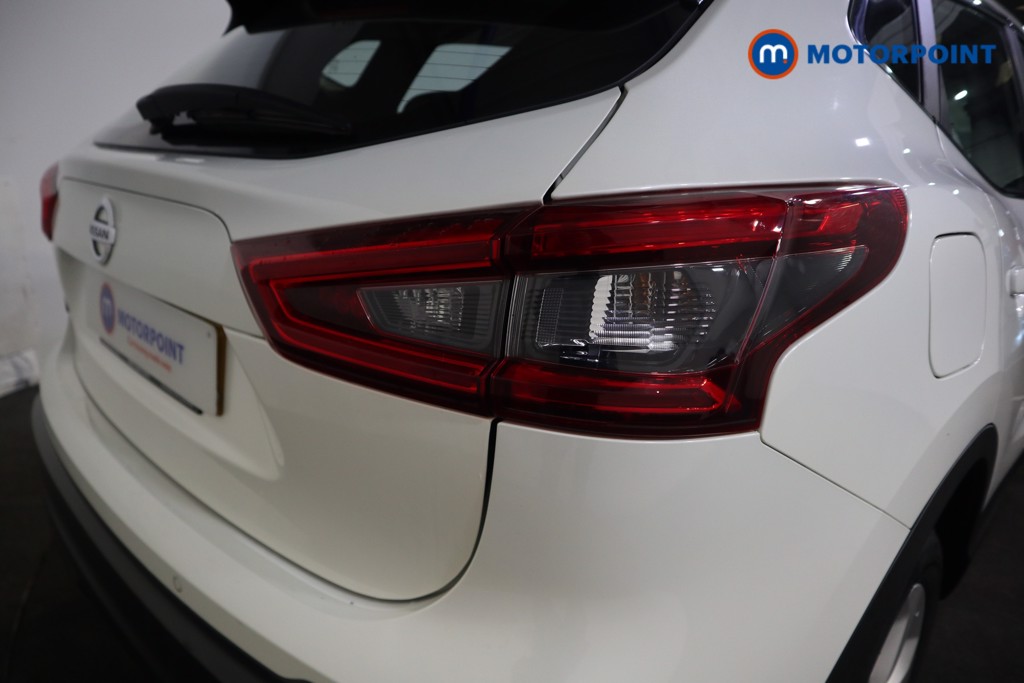 Nissan Qashqai Acenta Premium Manual Petrol SUV - Stock Number (1596097) - 25th supplementary image