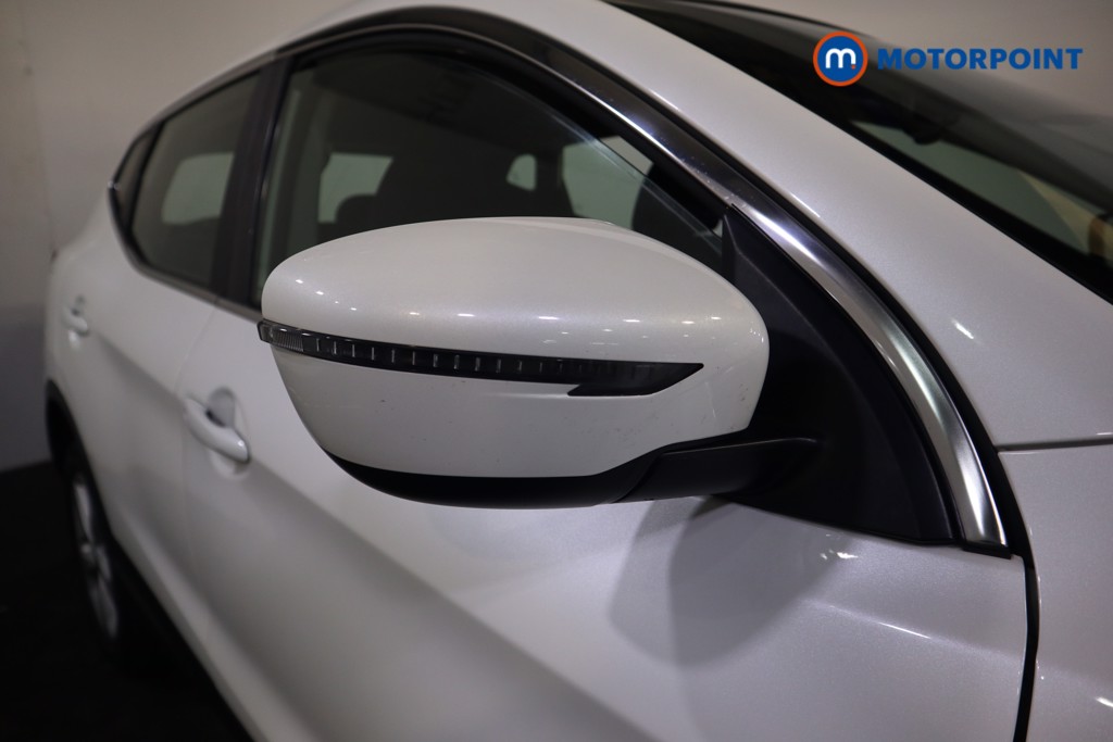 Nissan Qashqai Acenta Premium Manual Petrol SUV - Stock Number (1596097) - 27th supplementary image