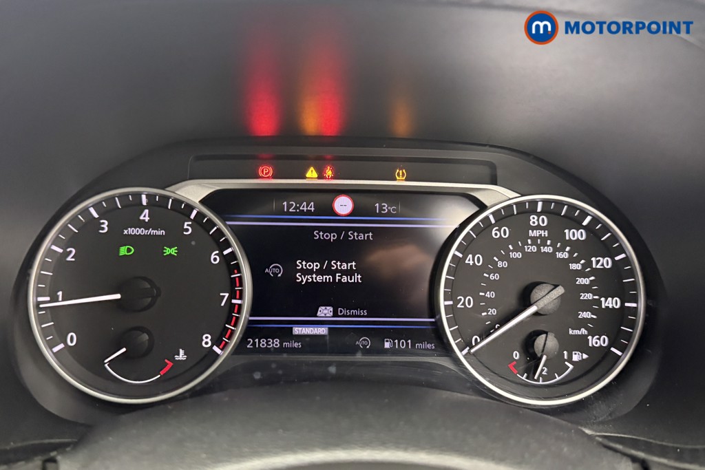 Nissan Juke Tekna Manual Petrol SUV - Stock Number (1596503) - 5th supplementary image