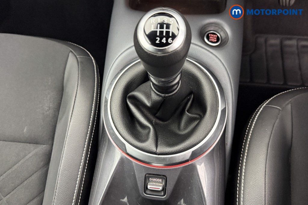 Nissan Juke Tekna Manual Petrol SUV - Stock Number (1596503) - 13th supplementary image