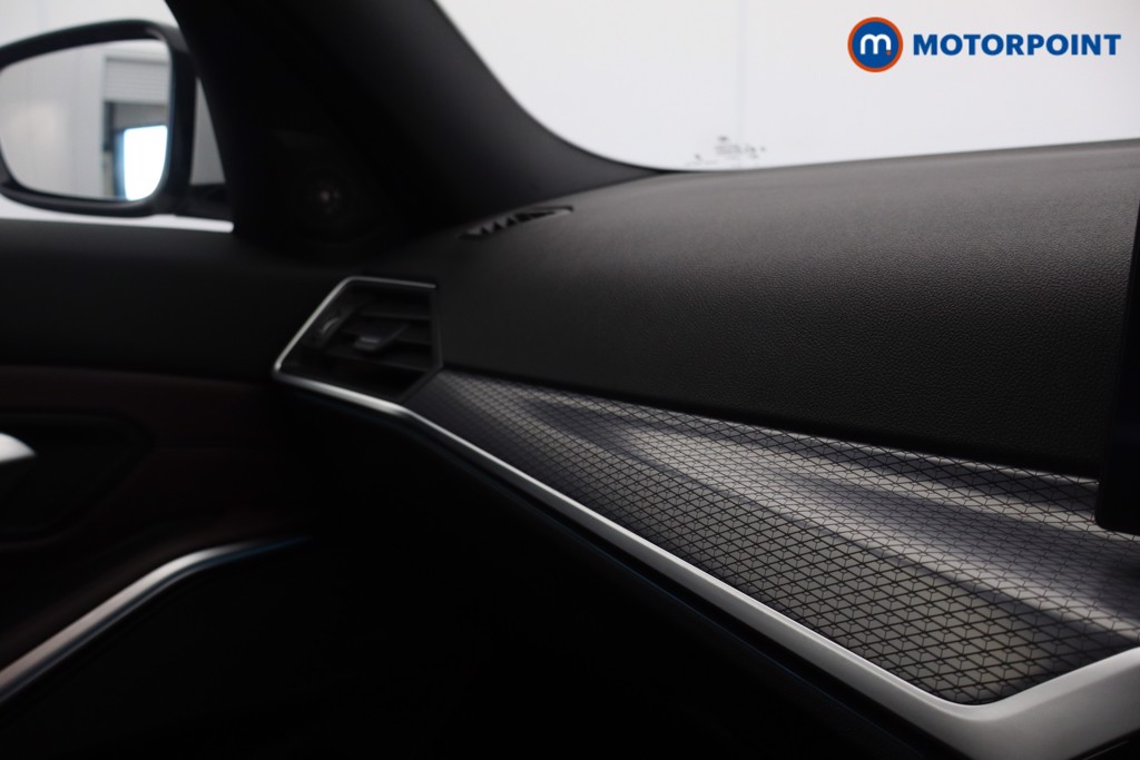 BMW 3 Series M Sport Automatic Petrol Plug-In Hybrid Saloon - Stock Number (1596636) - 9th supplementary image