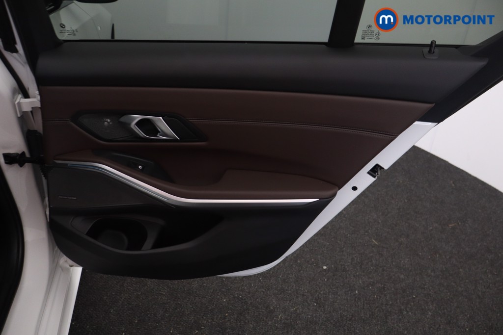 BMW 3 Series M Sport Automatic Petrol Plug-In Hybrid Saloon - Stock Number (1596636) - 18th supplementary image