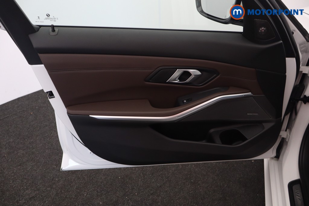 BMW 3 Series M Sport Automatic Petrol Plug-In Hybrid Saloon - Stock Number (1596636) - 20th supplementary image