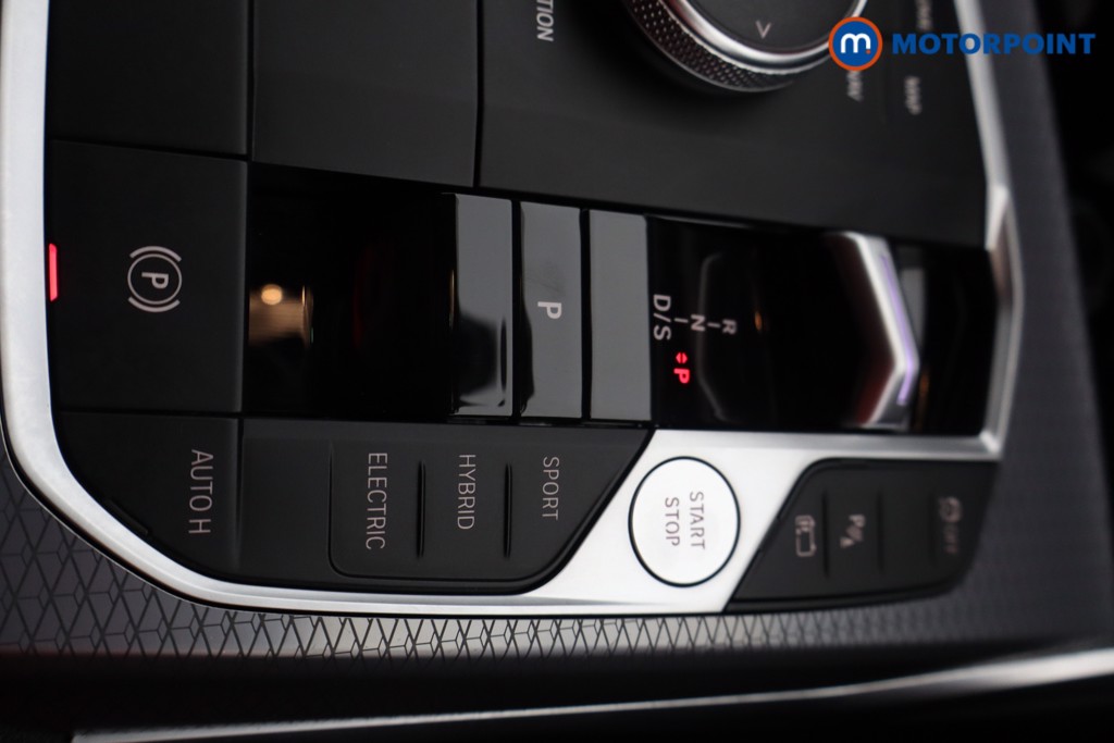 BMW 3 Series M Sport Automatic Petrol Plug-In Hybrid Saloon - Stock Number (1596636) - 30th supplementary image