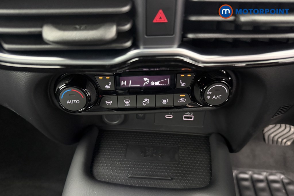 Nissan Juke Tekna Automatic Petrol SUV - Stock Number (1596663) - 10th supplementary image