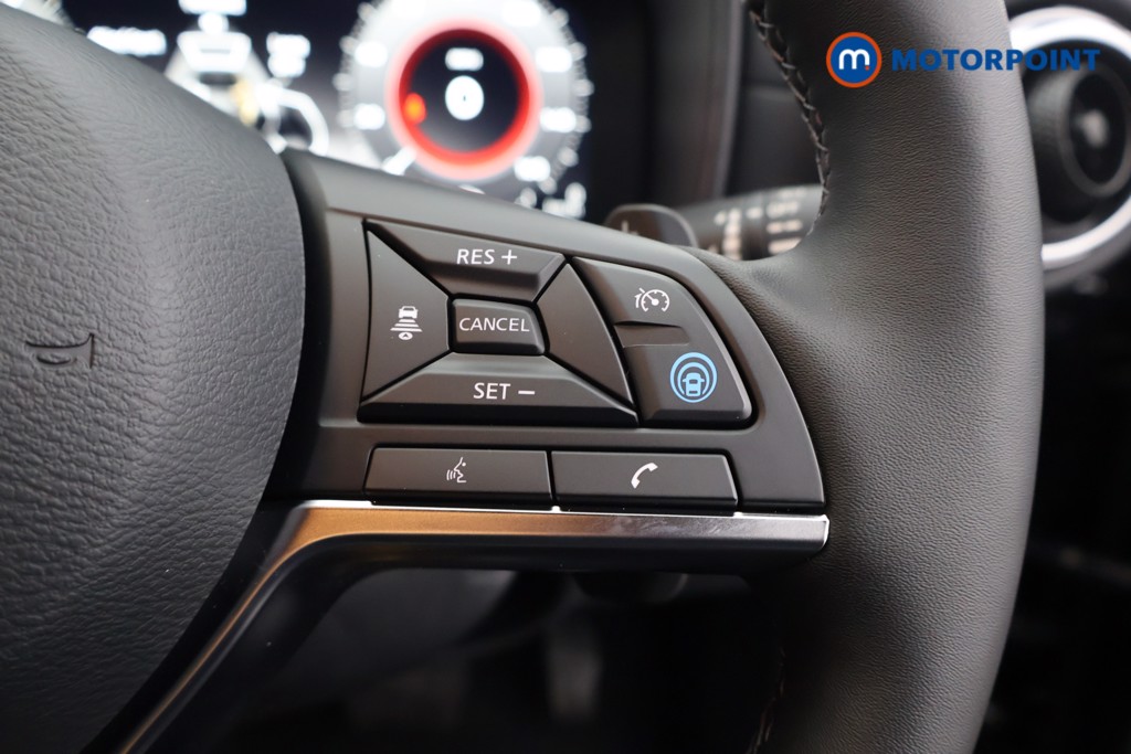 Nissan Juke Tekna Automatic Petrol SUV - Stock Number (1596669) - 4th supplementary image