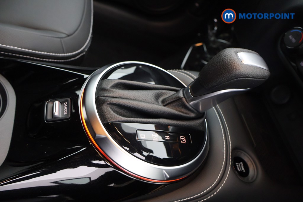 Nissan Juke Tekna Automatic Petrol SUV - Stock Number (1596669) - 6th supplementary image