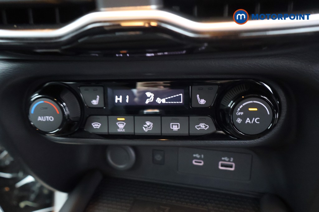 Nissan Juke Tekna Automatic Petrol SUV - Stock Number (1596669) - 7th supplementary image