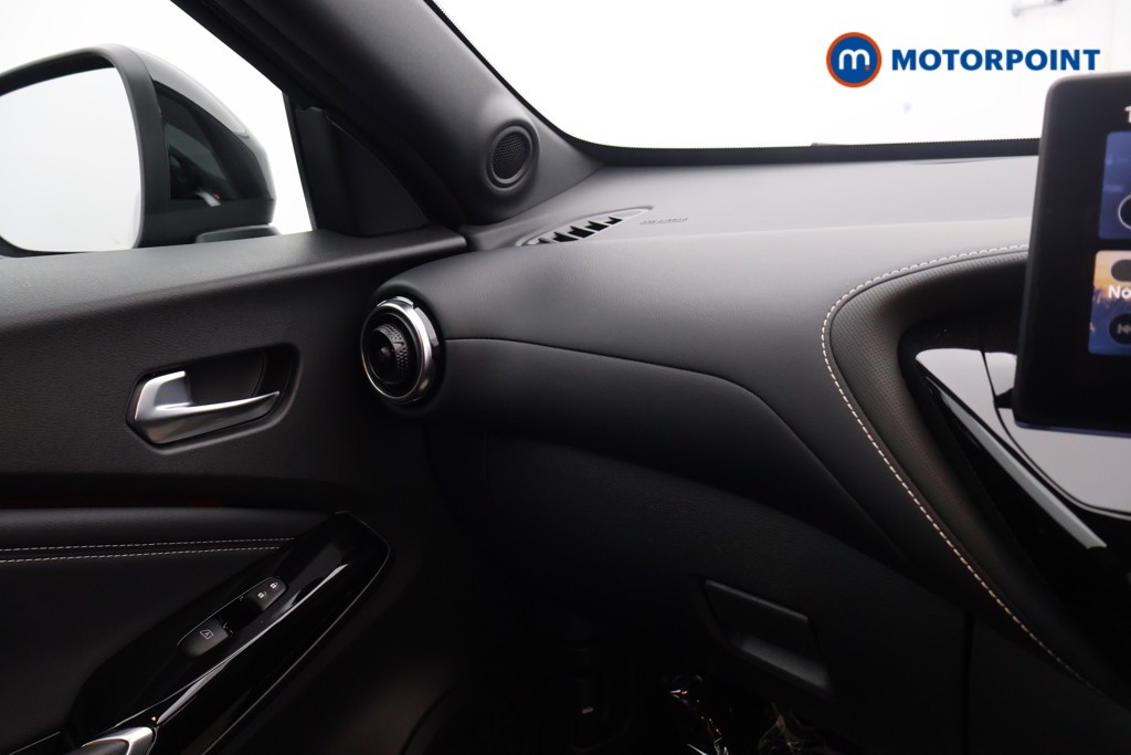 Nissan Juke Tekna Automatic Petrol SUV - Stock Number (1596669) - 9th supplementary image