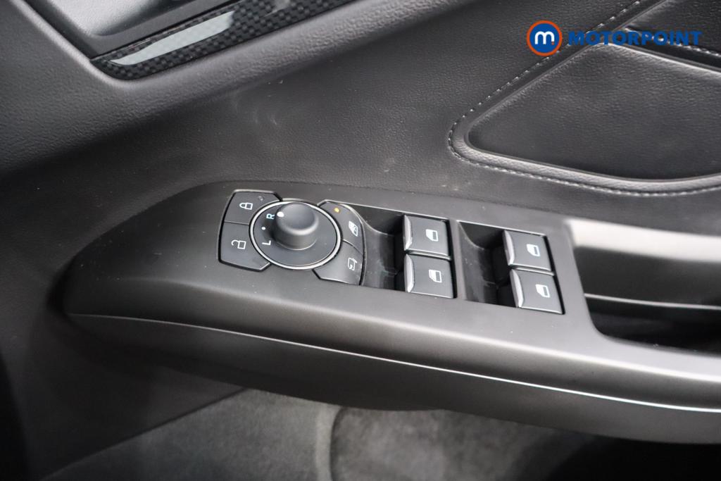 Ford Focus St-Line X Manual Petrol Hatchback - Stock Number (1596676) - 8th supplementary image