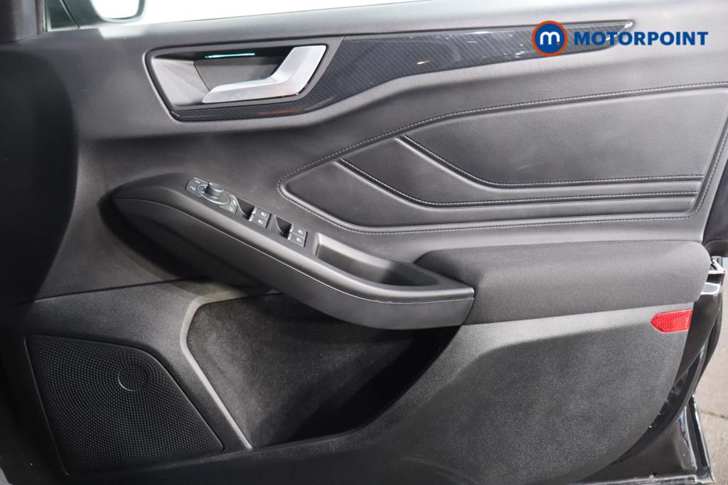 Ford Focus St-Line X Manual Petrol Hatchback - Stock Number (1596676) - 9th supplementary image