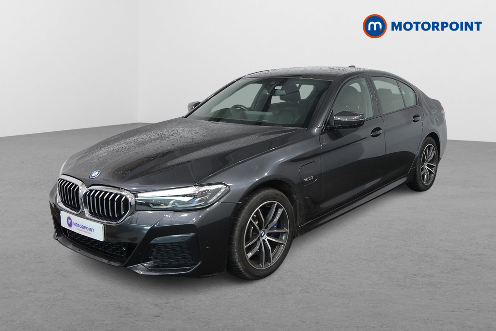 BMW 5 Series M Sport Automatic Petrol Plug-In Hybrid Saloon - Stock Number (1596688) - Passenger side front corner