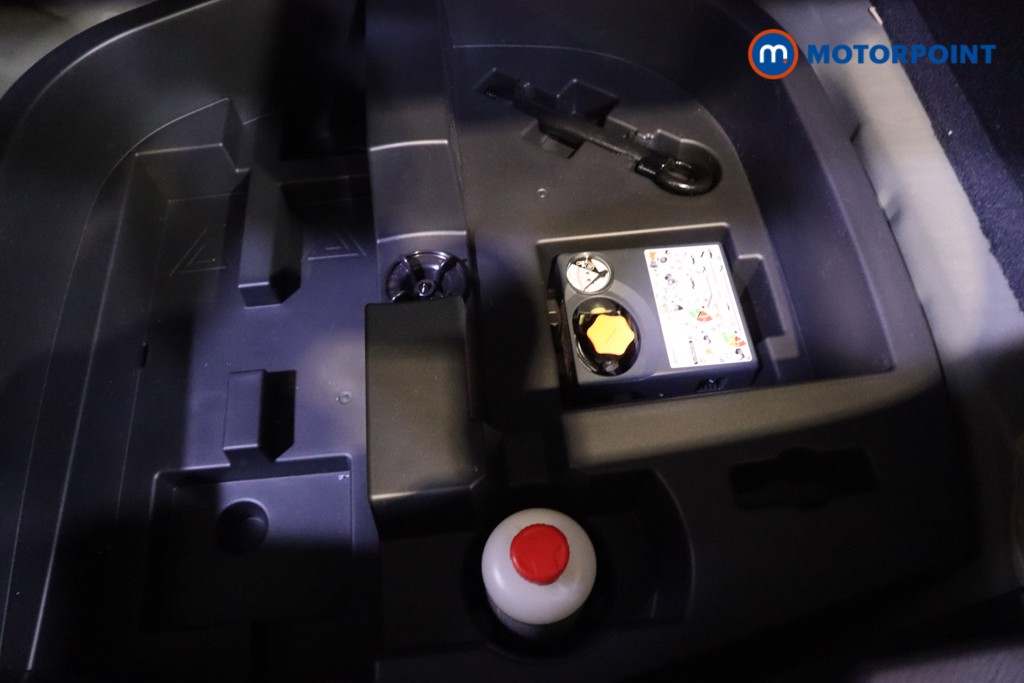 Nissan Juke Tekna Automatic Petrol SUV - Stock Number (1596704) - 28th supplementary image