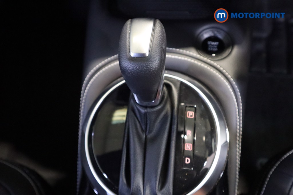 Nissan Juke Tekna Automatic Petrol SUV - Stock Number (1596720) - 5th supplementary image