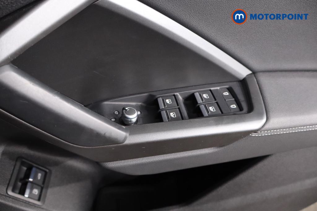 Audi Q3 S Line Automatic Petrol Plug-In Hybrid SUV - Stock Number (1597014) - 9th supplementary image