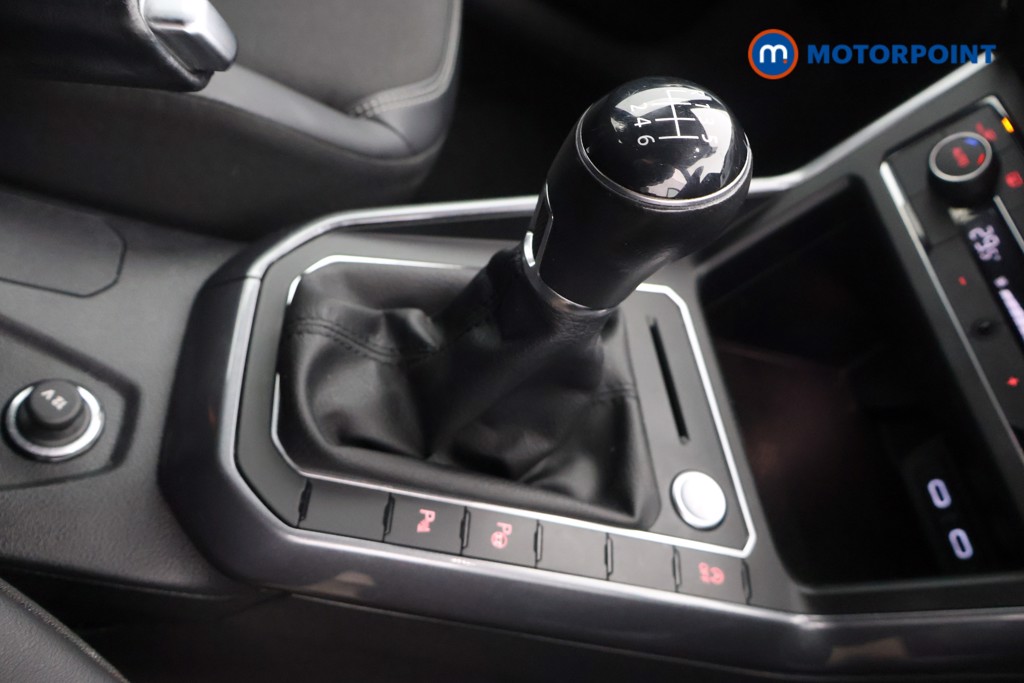 Volkswagen Polo SEL Manual Petrol Hatchback - Stock Number (1597394) - 7th supplementary image