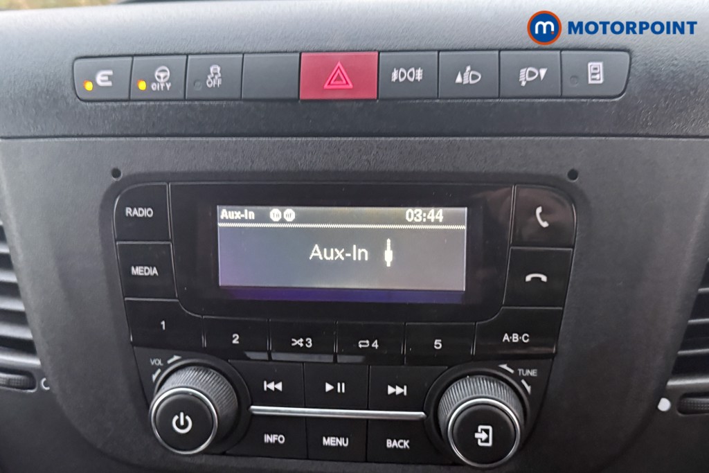 Iveco Daily Business Manual Diesel High Volume-High Roof Van - Stock Number (1597397) - 4th supplementary image