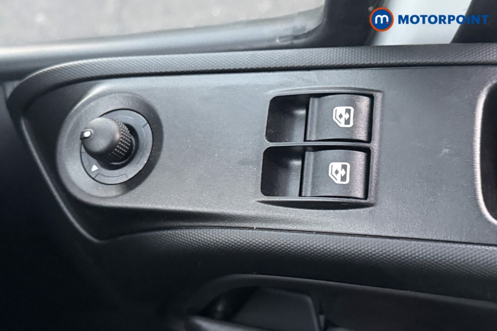 Iveco Daily Business Manual Diesel High Volume-High Roof Van - Stock Number (1597397) - 9th supplementary image