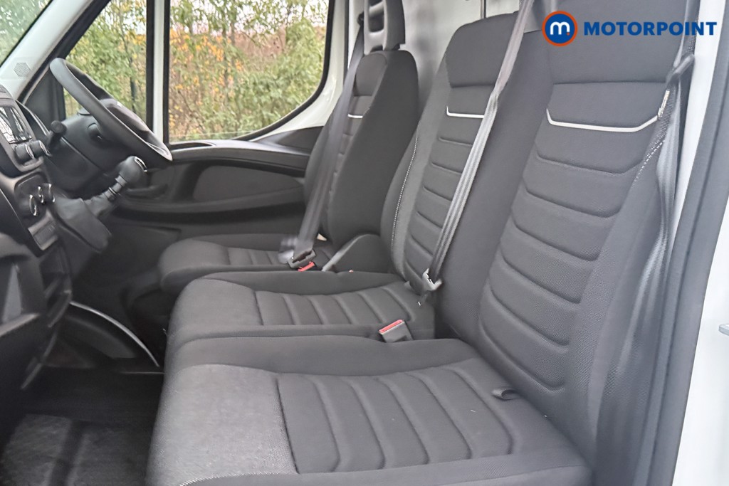 Iveco Daily Business Manual Diesel High Volume-High Roof Van - Stock Number (1597397) - 11th supplementary image