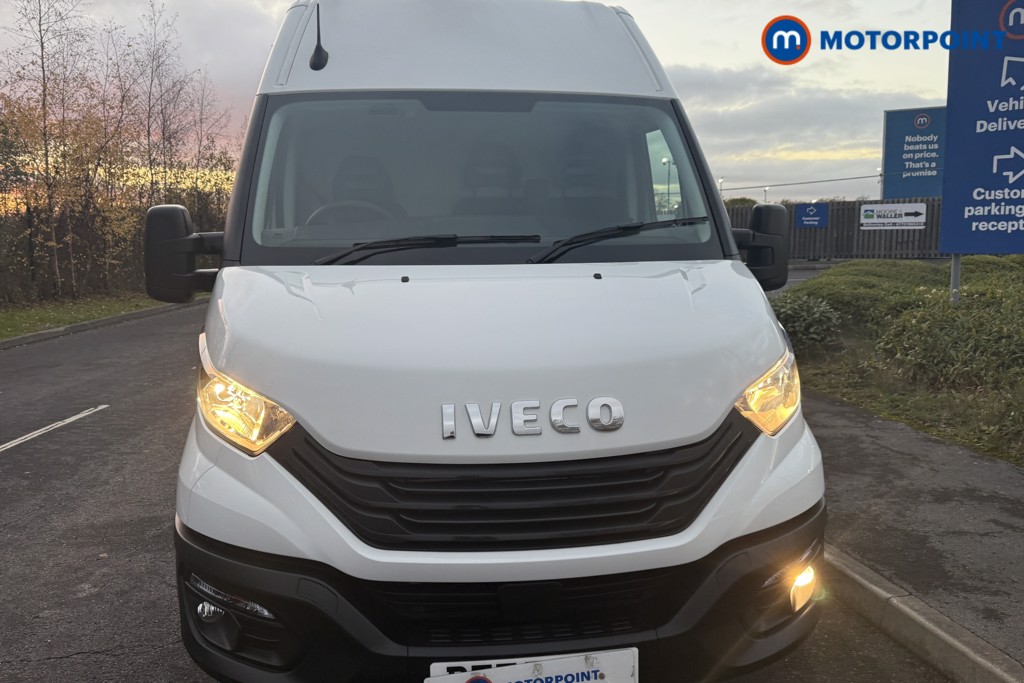 Iveco Daily Business Manual Diesel High Volume-High Roof Van - Stock Number (1597397) - Front bumper