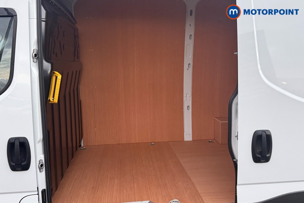Iveco Daily Business Manual Diesel High Volume-High Roof Van - Stock Number (1597397) - 12th supplementary image