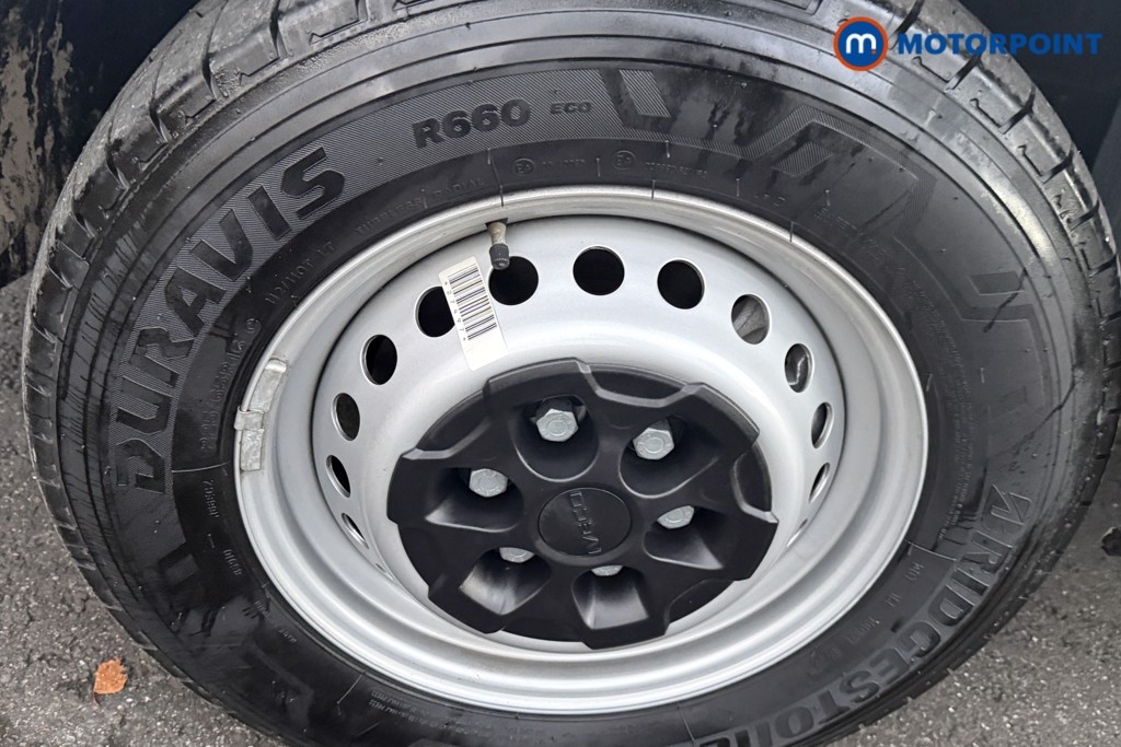 Iveco Daily Business Manual Diesel High Volume-High Roof Van - Stock Number (1597397) - 14th supplementary image