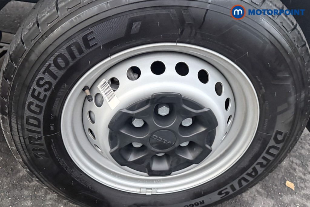 Iveco Daily Business Manual Diesel High Volume-High Roof Van - Stock Number (1597397) - 17th supplementary image