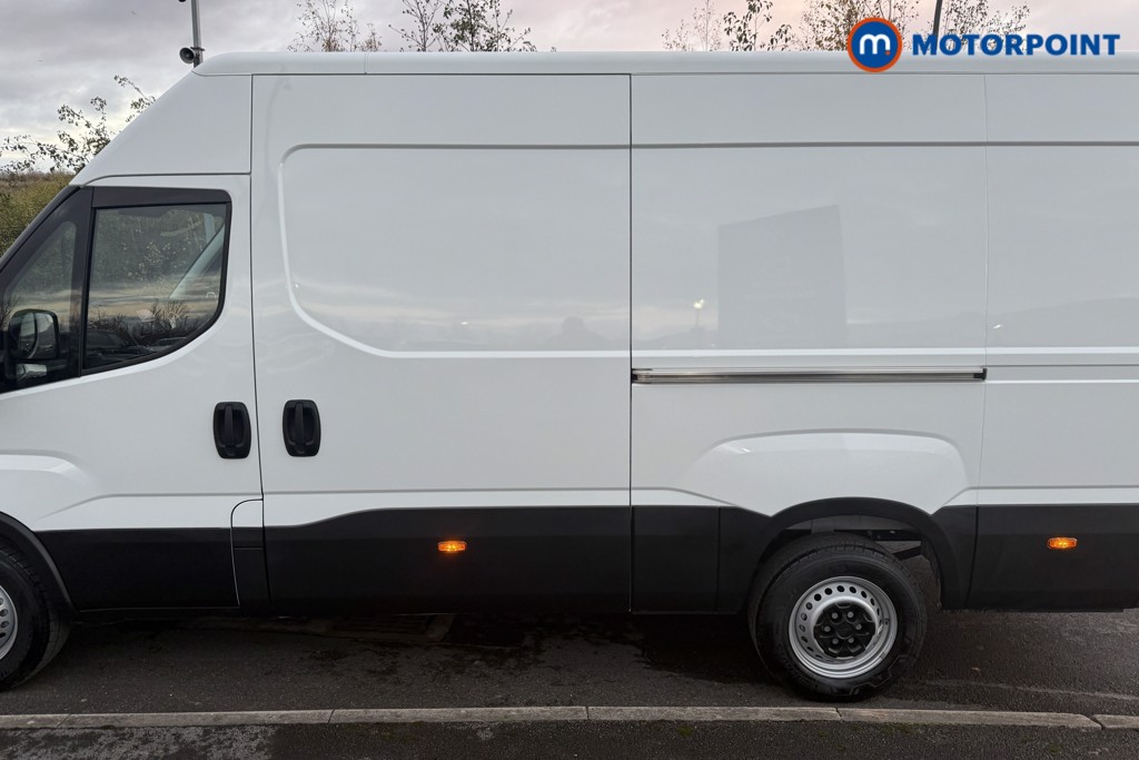 Iveco Daily Business Manual Diesel High Volume-High Roof Van - Stock Number (1597397) - Drivers side