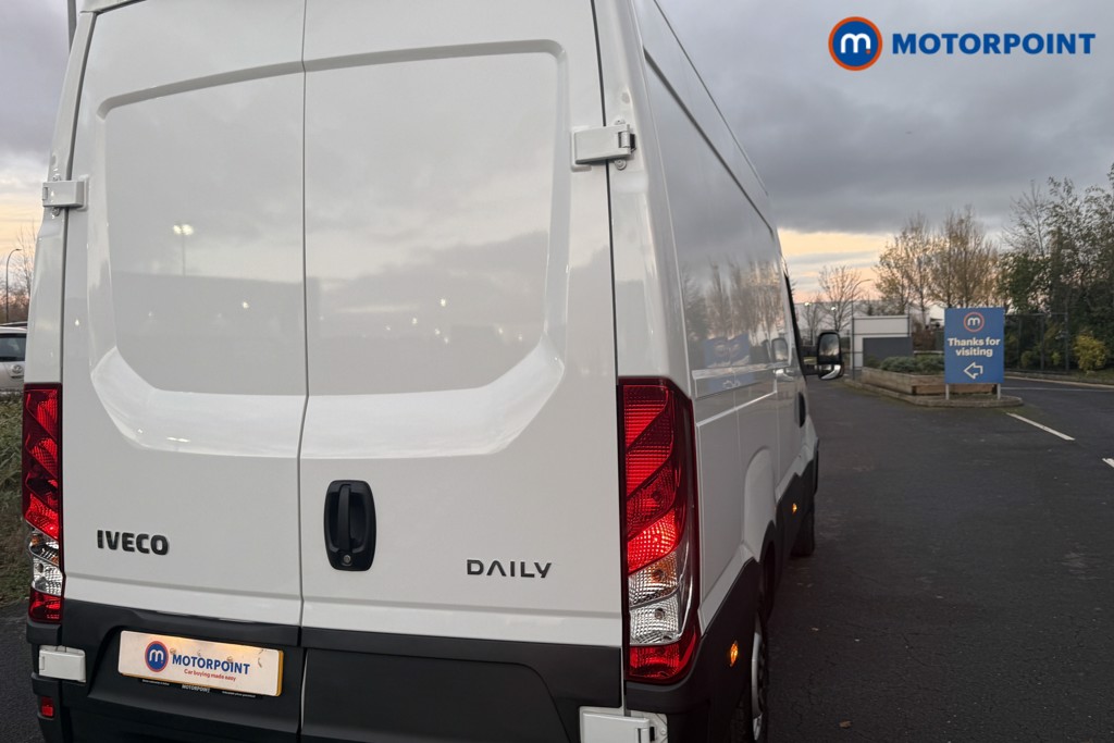 Iveco Daily Business Manual Diesel High Volume-High Roof Van - Stock Number (1597397) - Passenger side rear corner