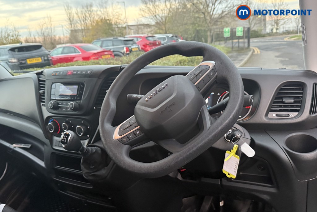 Iveco Daily Business Manual Diesel High Volume-High Roof Van - Stock Number (1597397) - 1st supplementary image