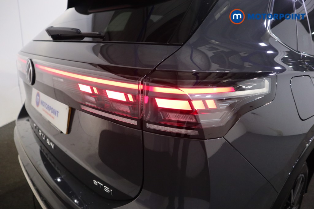 Volkswagen Tiguan R-Line Automatic Petrol SUV - Stock Number (1598076) - 25th supplementary image
