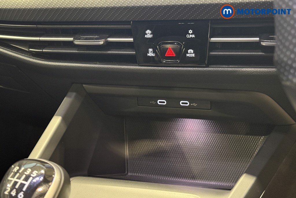 Volkswagen Golf R-Line Manual Petrol Hatchback - Stock Number (1598479) - 11th supplementary image
